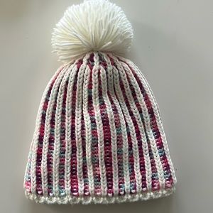 Girls’ knitted pom beanie